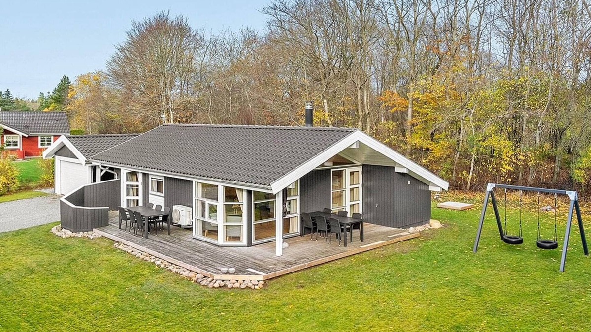 Silkeborg Municipality House | Bright Cottage Retreat in Silkeborg-By Traum