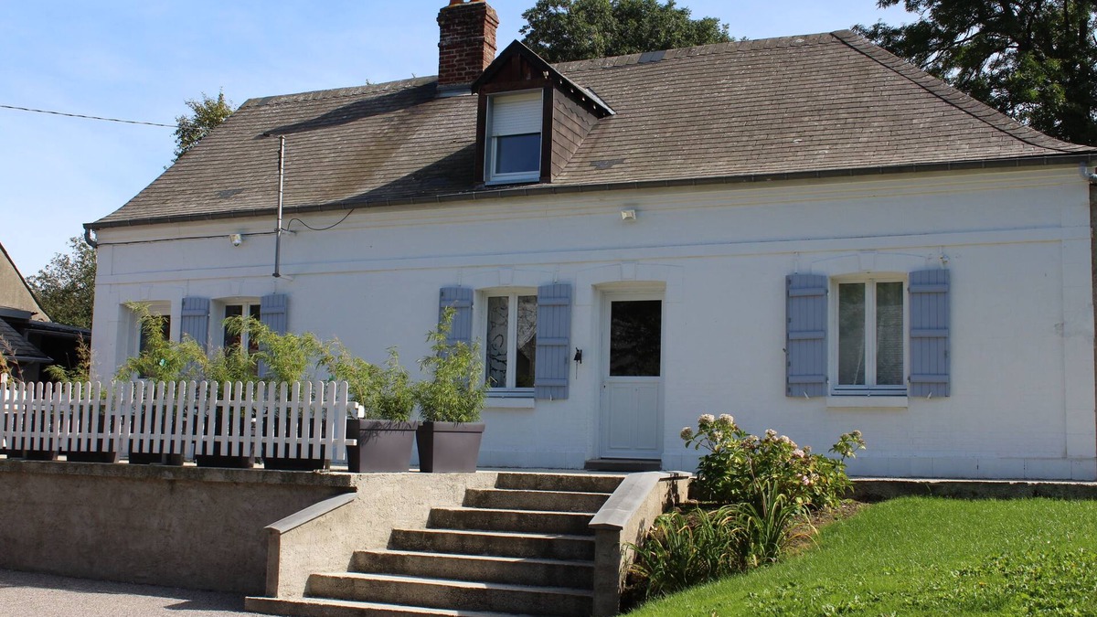 Moyenneville Cottage | Bright cottage with terrace and garden ideal for visiting the region