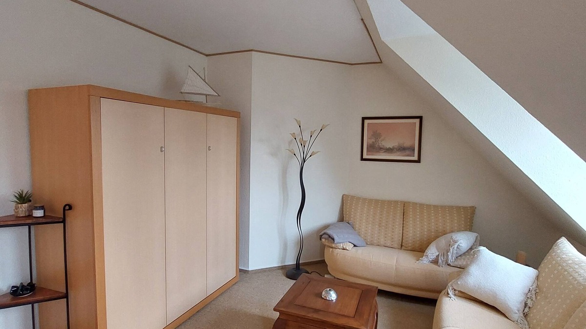 Travemuende Apartment | Bright, cozy 1-room apartment with spacious eat-in kitchen and balcony with evening sun