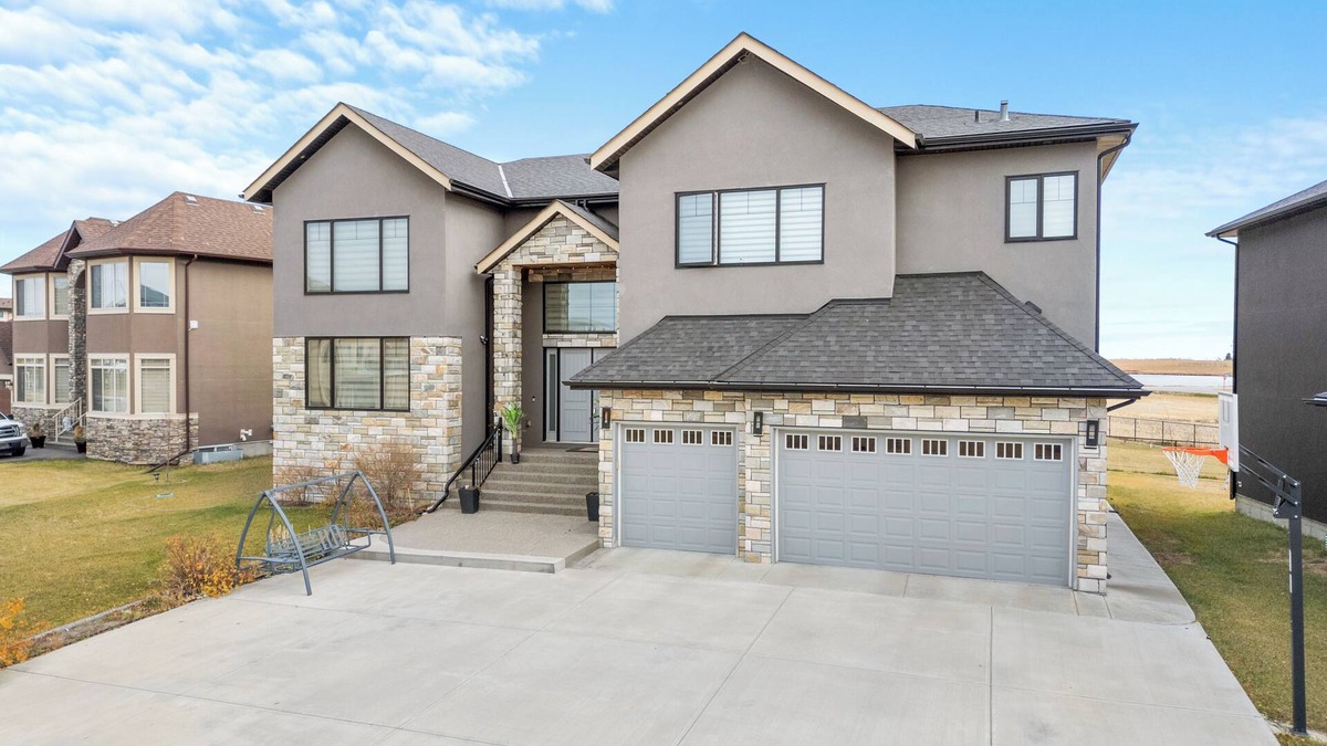 Conrich House | Bright & Cozy 2-Bedroom Basement Suitenn