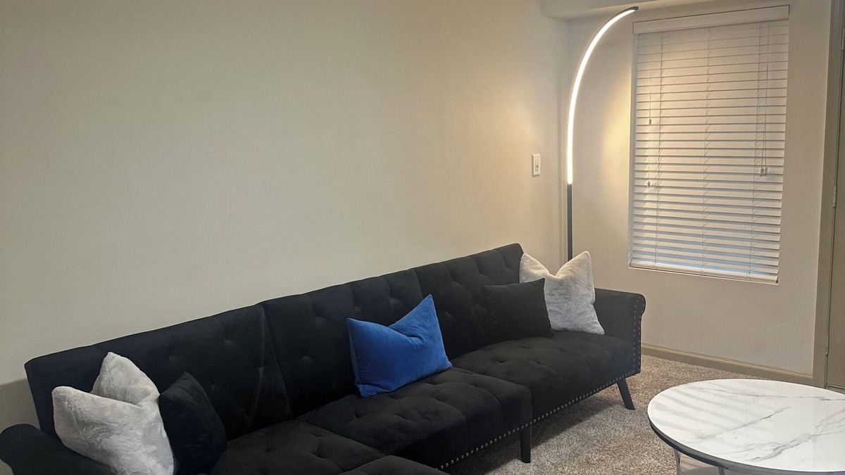 Stone Mountain Apartment | Bright & Cozy 2BR 2BA Apartment Near Stone Mountain Park Ideal Location!