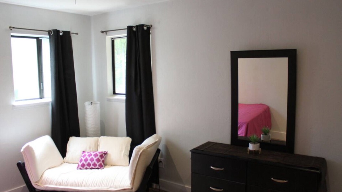 Tallahassee House | Bright, cozy and modern home 8 minutes to FSU.