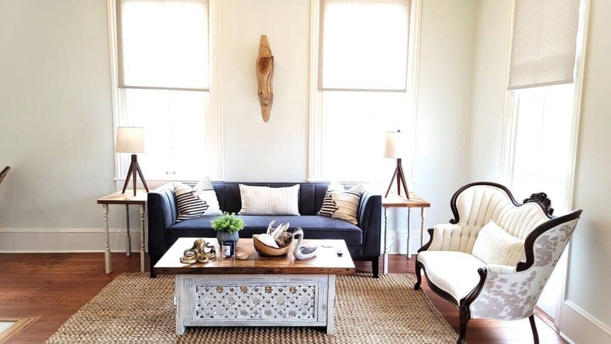 Old East Hill Apartment | Bright & Cozy Historic Getaway | Suite 2 - 1st floor