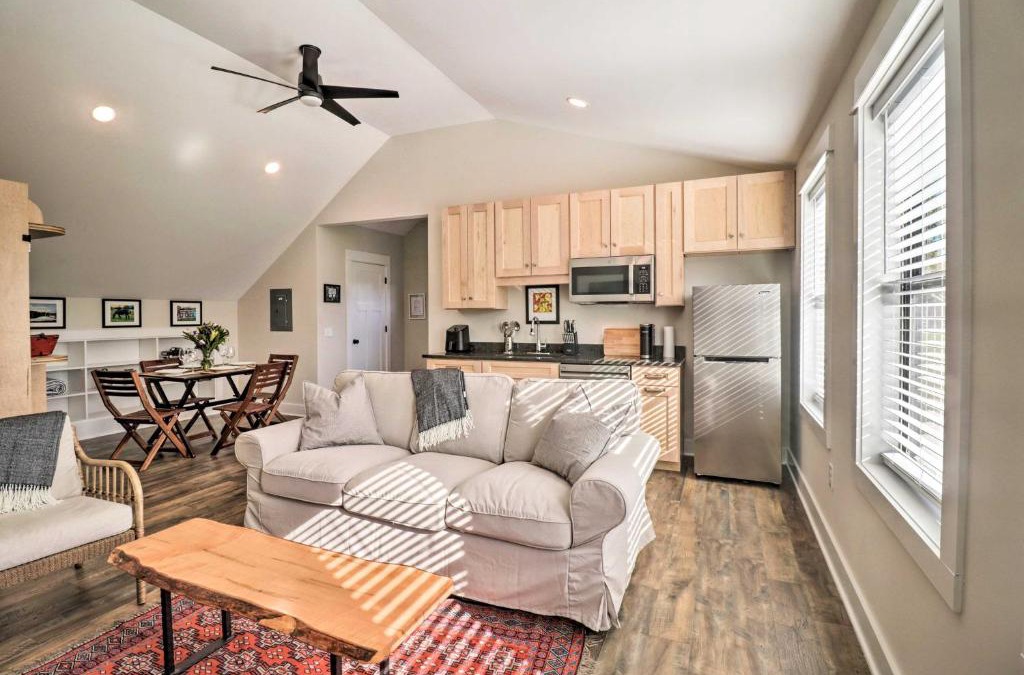 Crozet Apartment | Bright Crozet Apartment with Mountain Views!