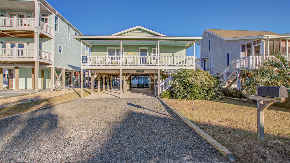Holden Beach House | Bright Family Escape W/Outdoor Shower, Free WiFi & Large Deck - Walk to Beach