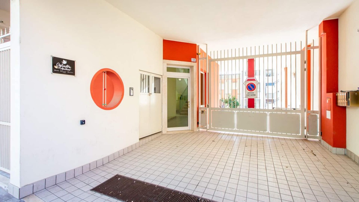 Is Mirrionis Apartment | Bright first floor apartment - equipped with lift and internal parking.
