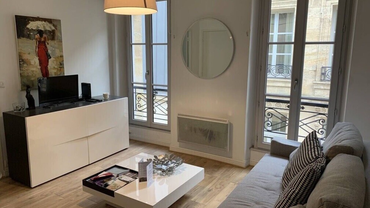 Bordeaux Golden Triangle Apartment | Bright flat in the heart of the city, prestigious location