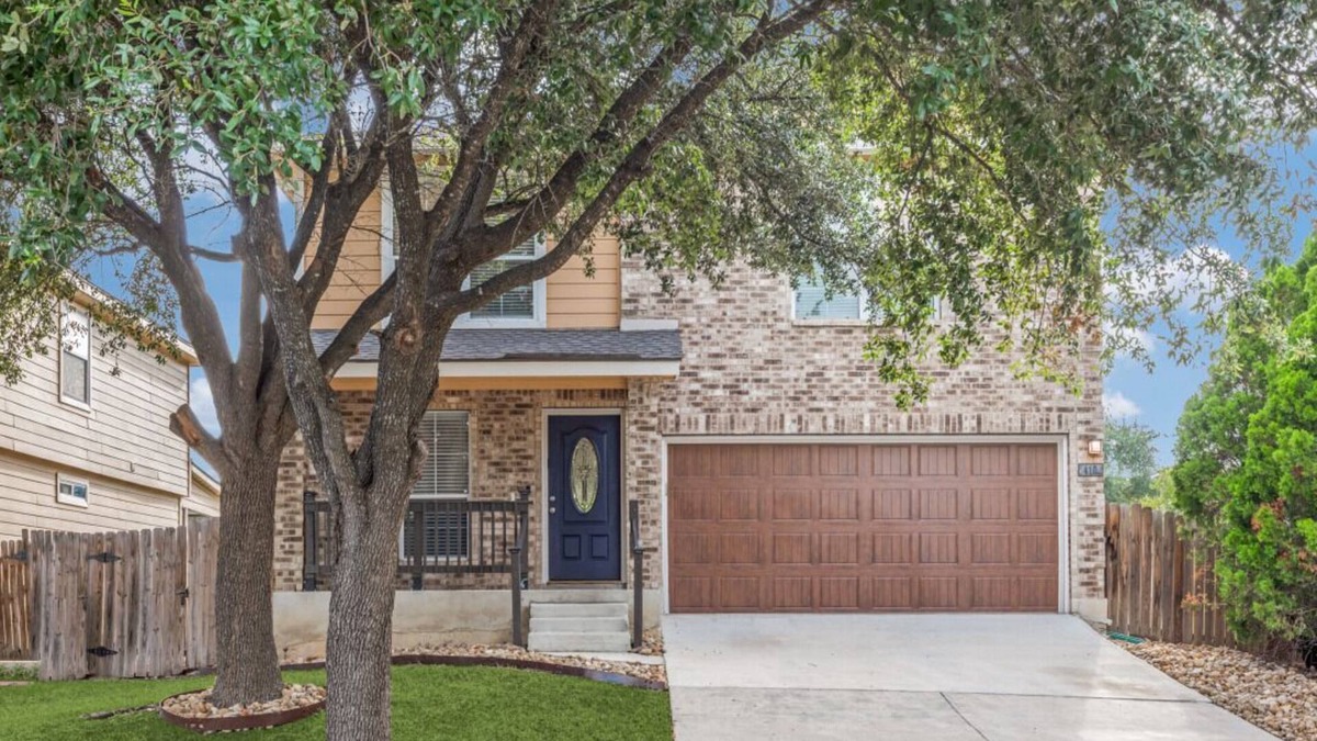 Southside House | Bright, fun, and welcoming home near Lackland and Seaworld