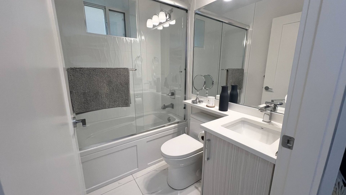 Hastings Apartment | Bright Garden Suite Near Downtown + Mountains