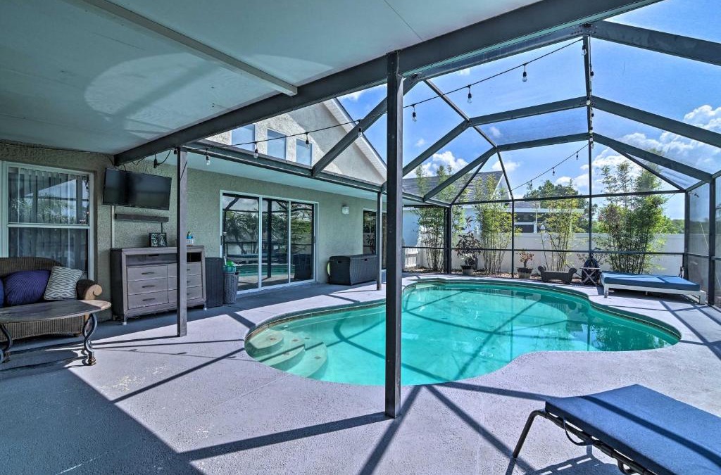 Lakeview Village House | Bright Getaway with Ski Lake, 11 Miles to Dtwn Tampa