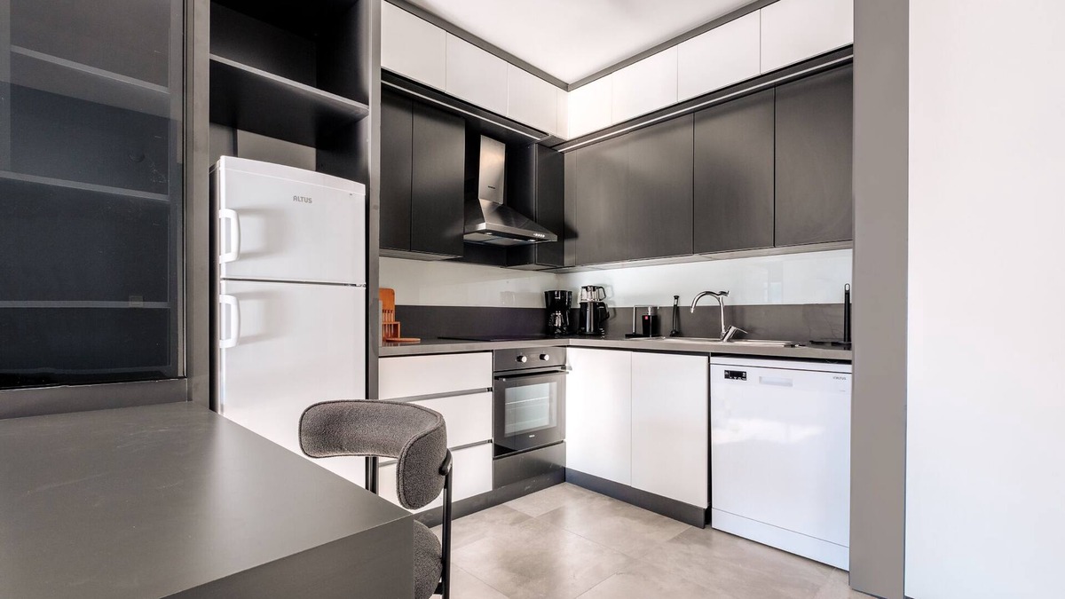 Ankara Apartment | Bright Home Near Gordion Mall, 7 Min Away