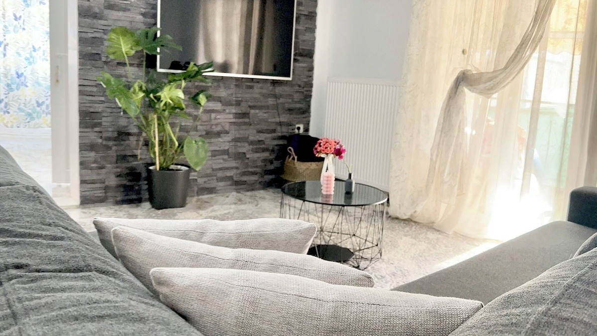 Evosmos Apartment | Bright house ,12' from the Aristotelous square