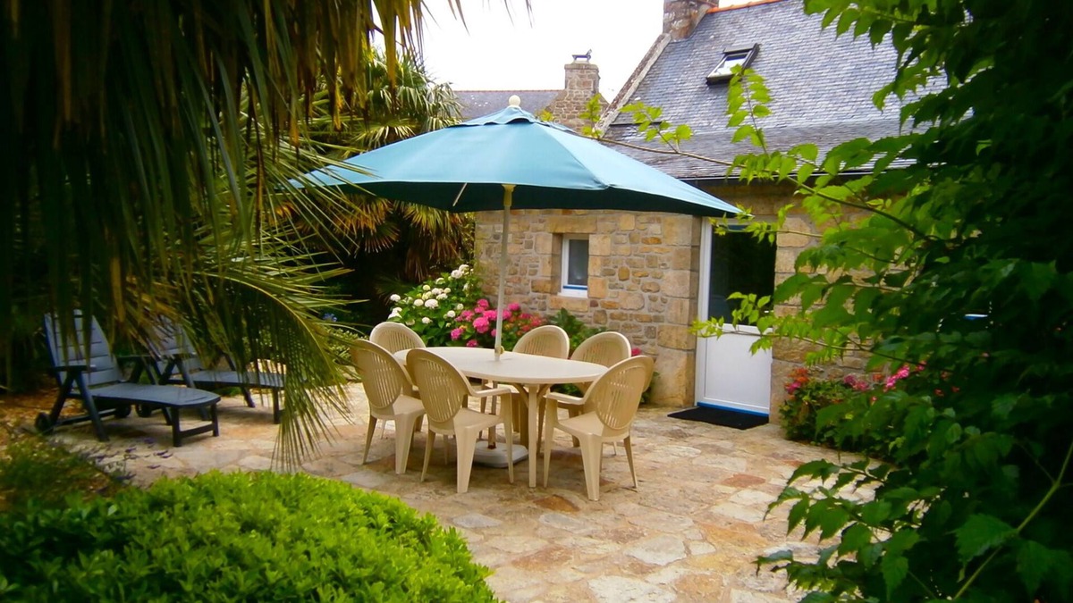Plouharnel House | Bright house in a typical Breton seaside village