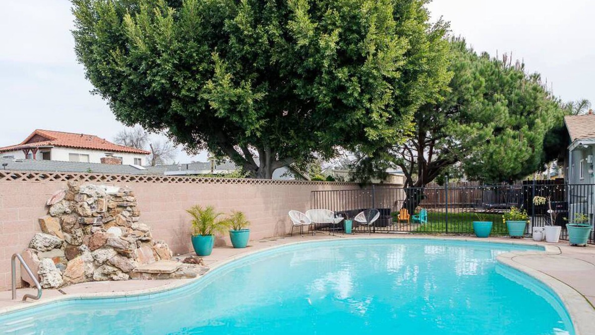 Sutter House | Bright Large Private 2 Bedroom Guest House With Pool