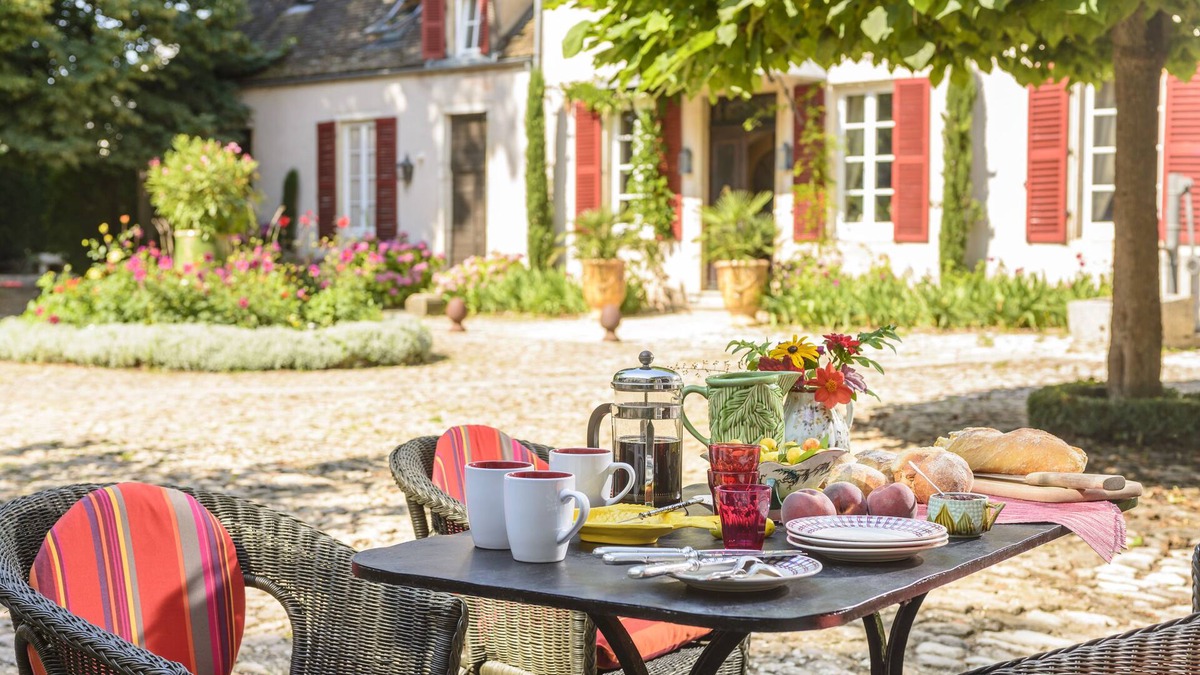 Montagny-les-Beaune House | Bright loft with private courtyard terrace in a charming area of ​1740