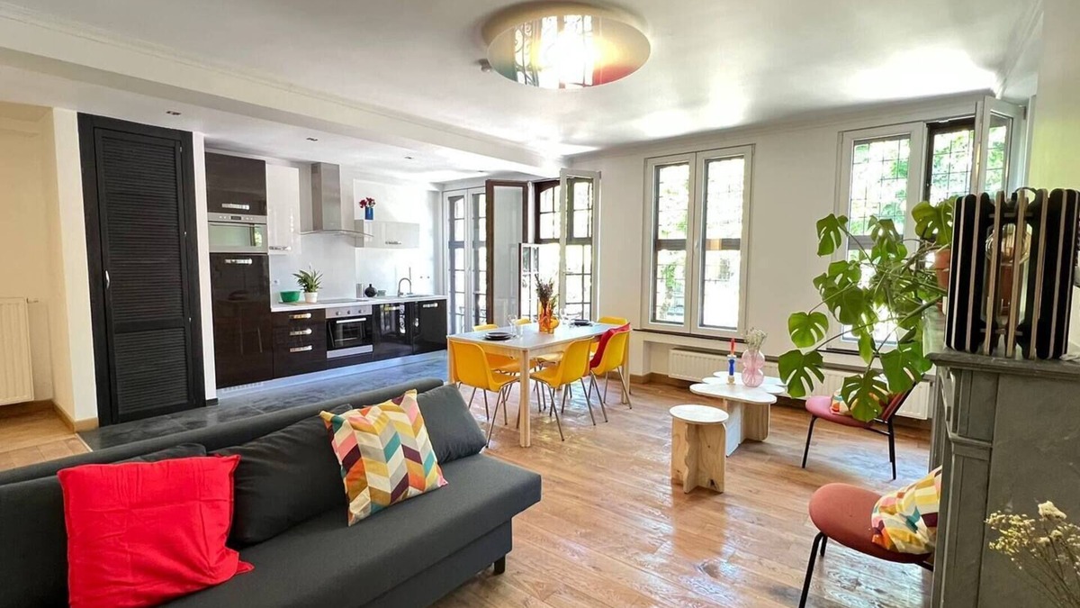 Liege Apartment | Bright loft in the heart of Paris