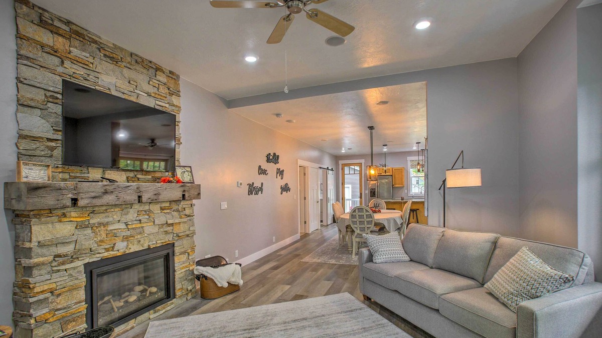 Ludington Apartment | Bright Lower-Level Unit ~ 1 Mi to Lake Michigan