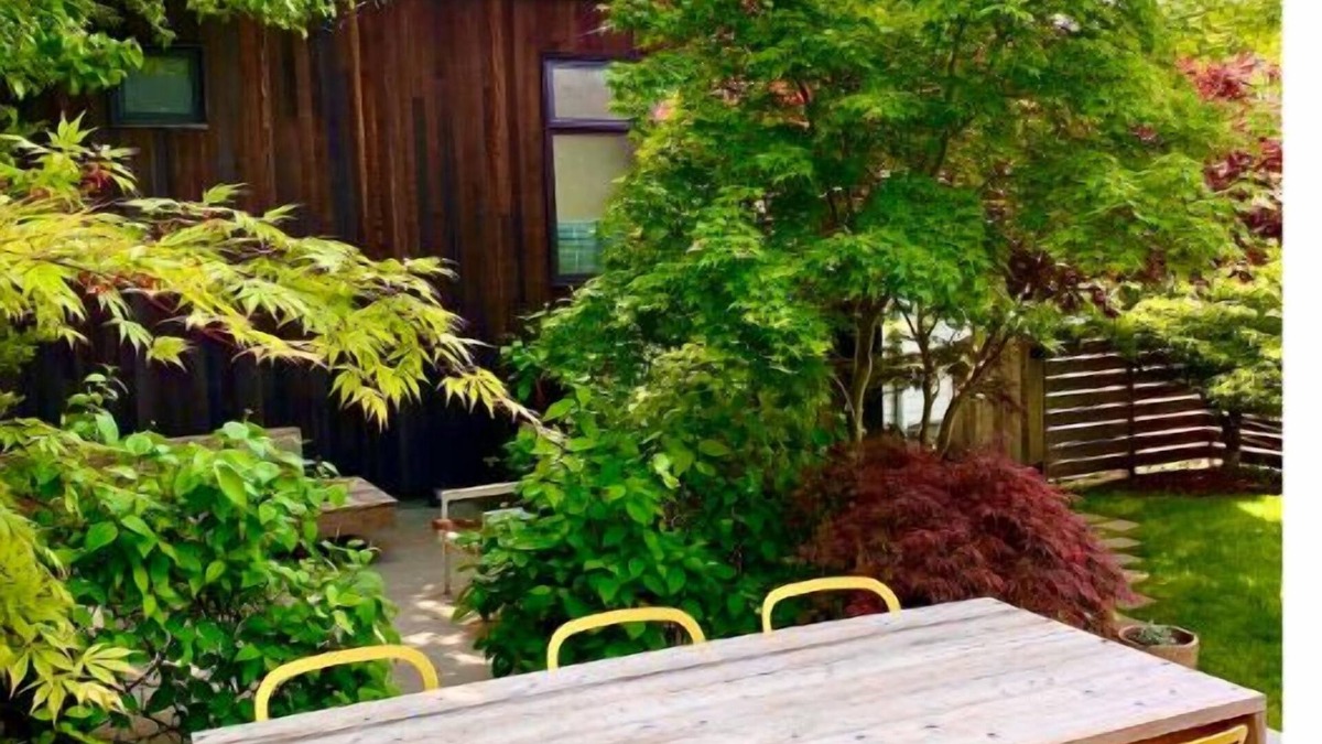 Harrison/Denny-Blaine House | Bright Madison Valley Guest House
