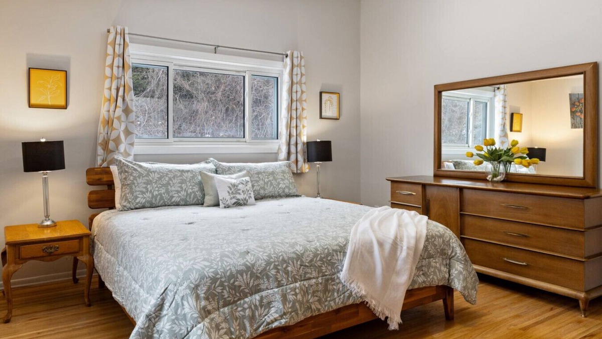 Rochester House | Bright "Mid-Century Modern" Ranch