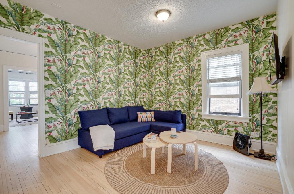 Elliot Park Apartment | Bright Minneapolis Apartment - 1 Mi to Downtown!