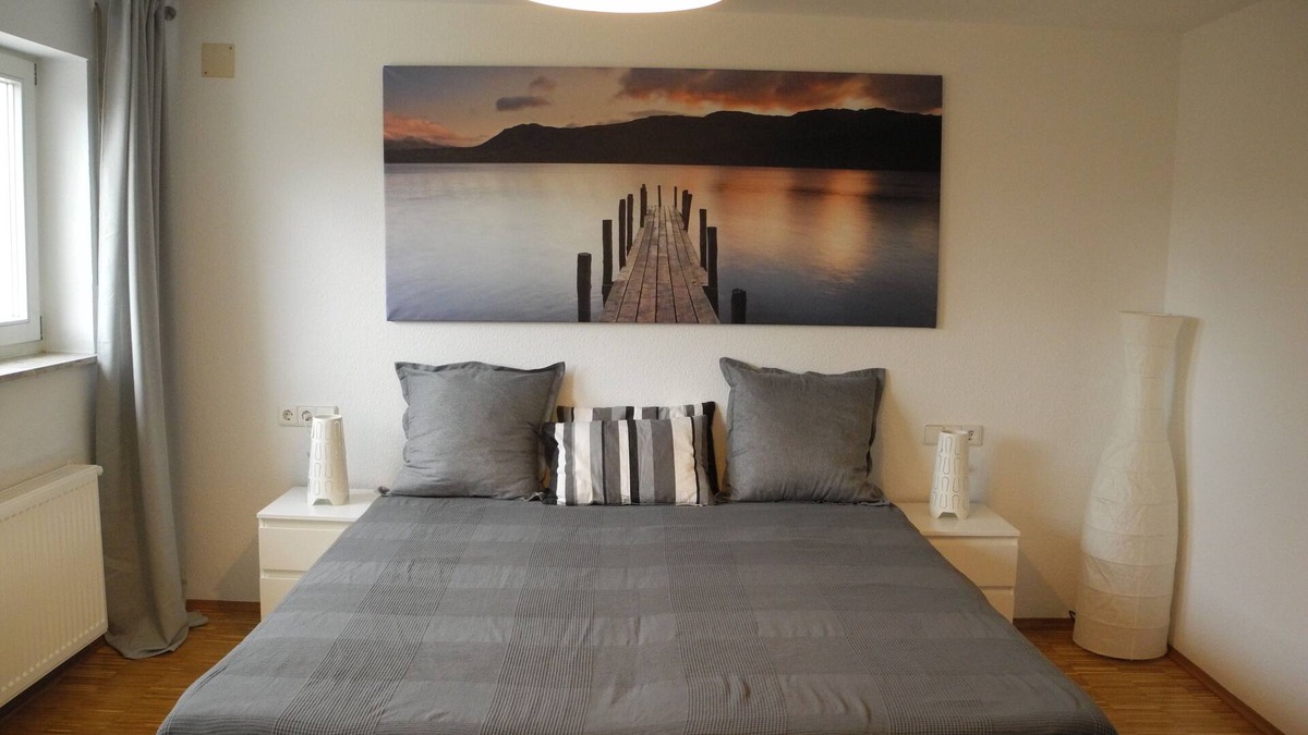 Oberstenfeld Apartment | Bright modern apartment in a quiet location with its own entrance and patio