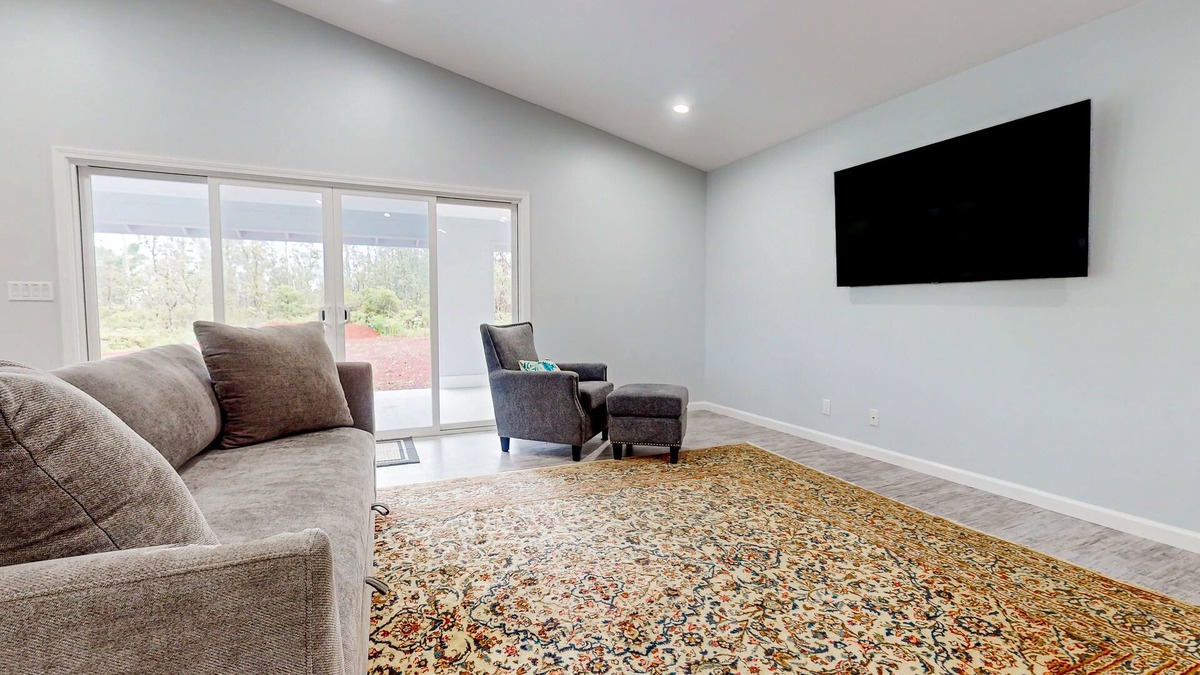 Orchidlands Estates House | Bright & modern dog-friendly oasis on two lush acres with generous patio & W/D