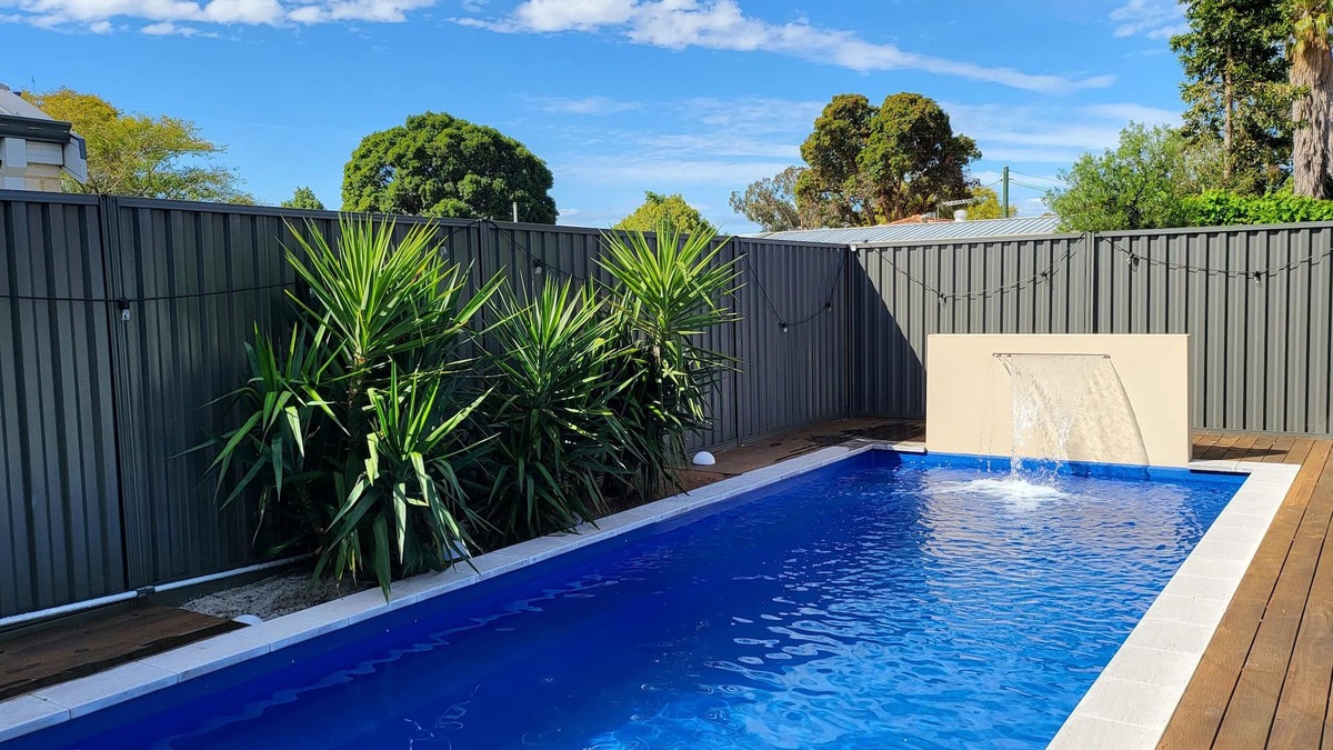 Bassendean House | Bright Modern Home- Poolside Escape