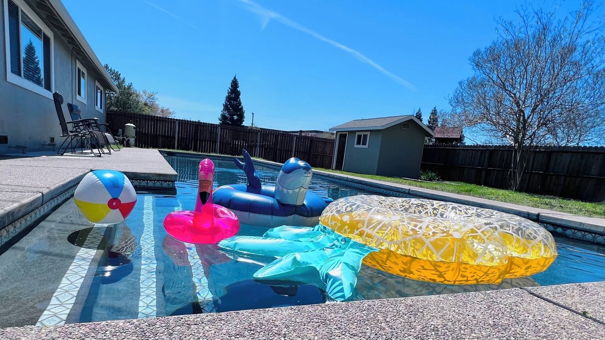 Represa House | Bright Modern home with lap pool!