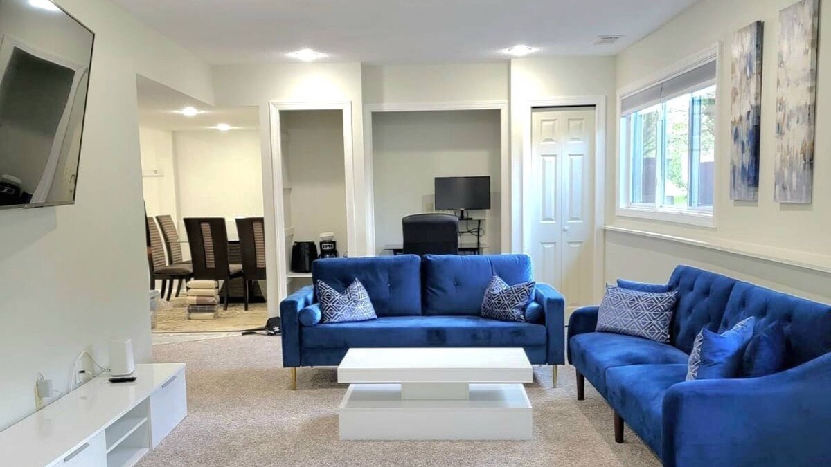 Eagan House | Bright modern space close to all the action!