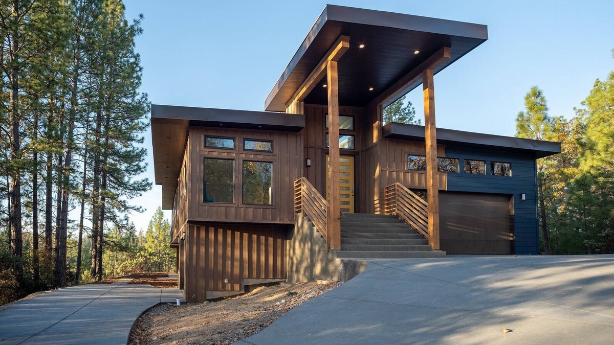 Placerville House | Bright, Modern,Spacious~2 level home, Great location 7 bedrooms 5 bath Sleeps 20