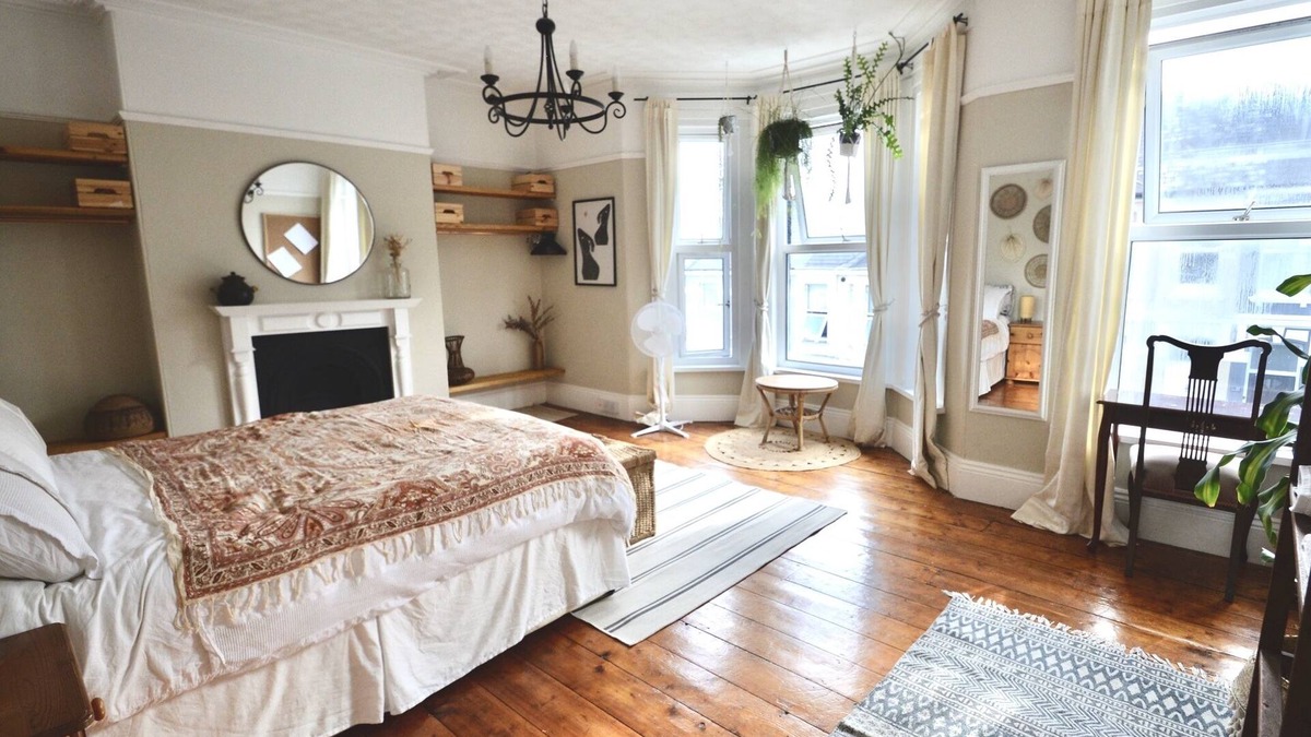 Plymouth House | Bright 'n' Cosy - Victorian Central 3 Bedroom Home. Pet-Friendly!