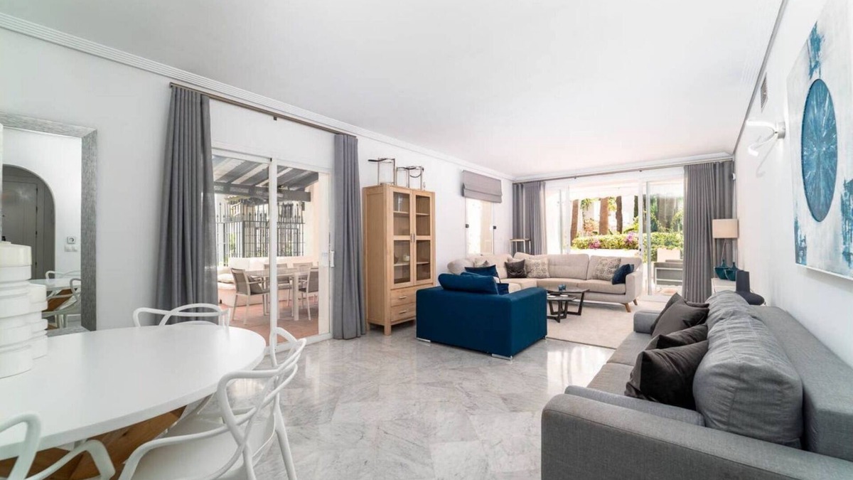 Golden Mile House | BRIGHT NEW APARTMENT IN PUENTE ROMANO
