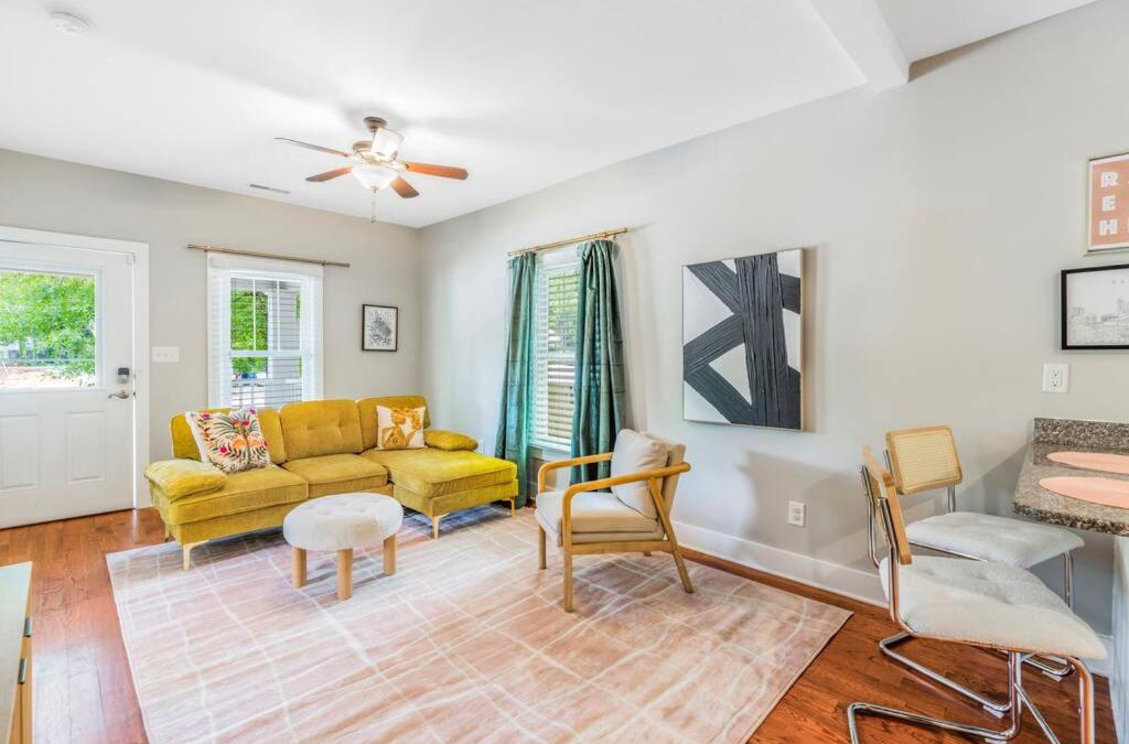 Downtown House | Bright + New - Fire Pit - Hammock - 3 bd