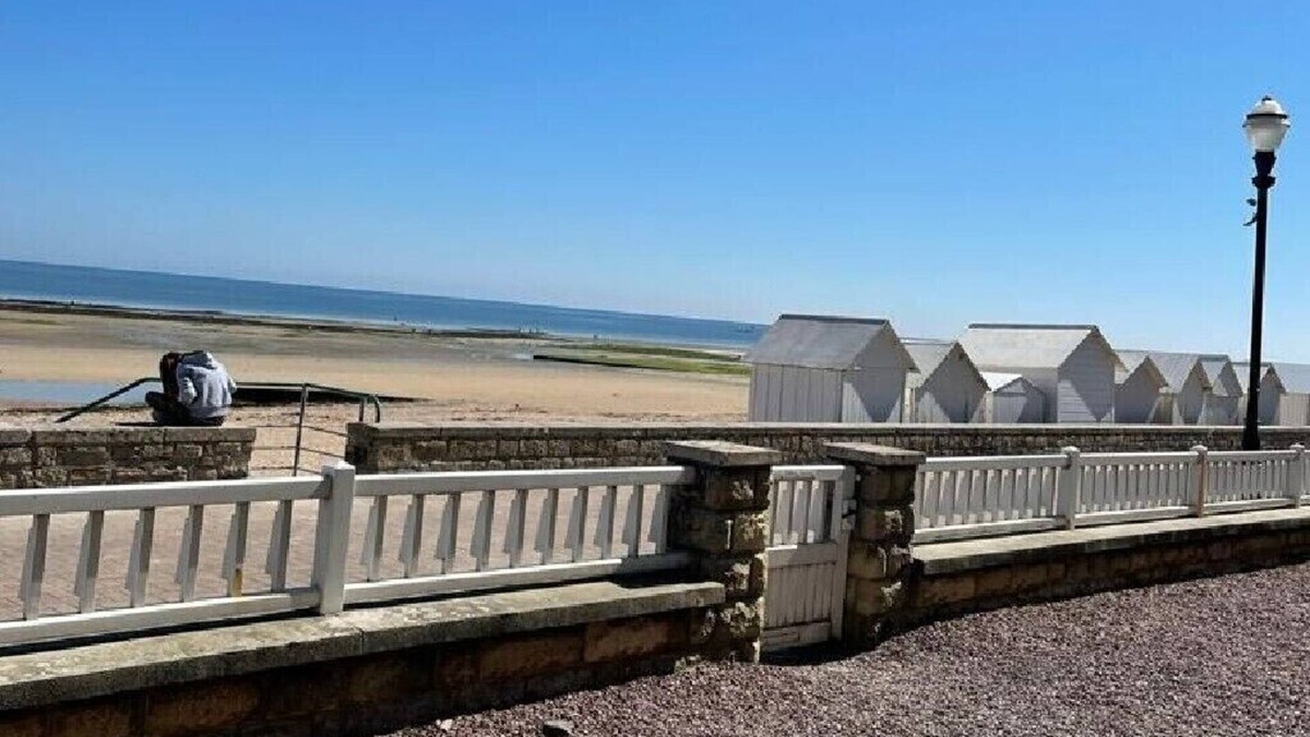 Normandy Landing Beaches Apartment | Bright new apartment in waterfront building