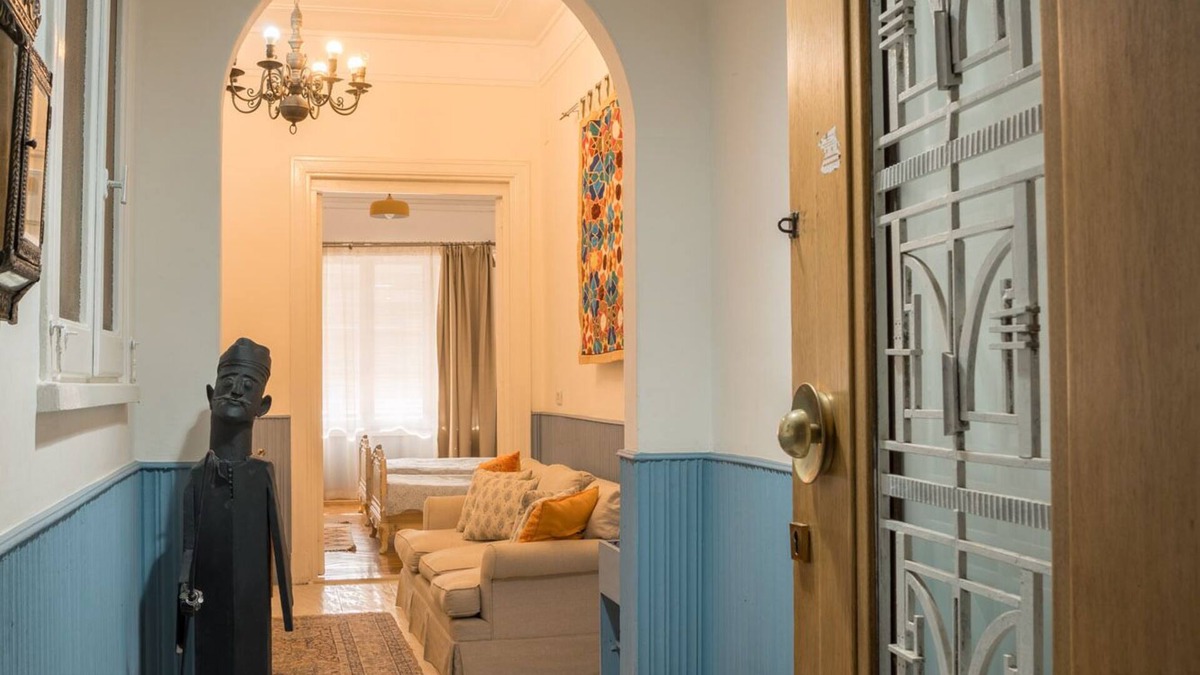 As-Sayidah Zaynab Apartment | Bright newly refurbished 1950s Downtown Gem - 5 mins to Egyptian Museum