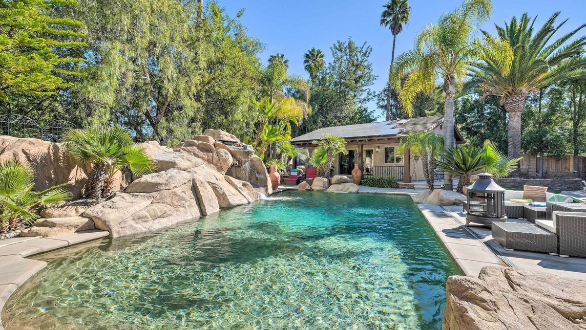 Poway Apartment | Bright Poway Studio w/Shared Outdoor Pool!