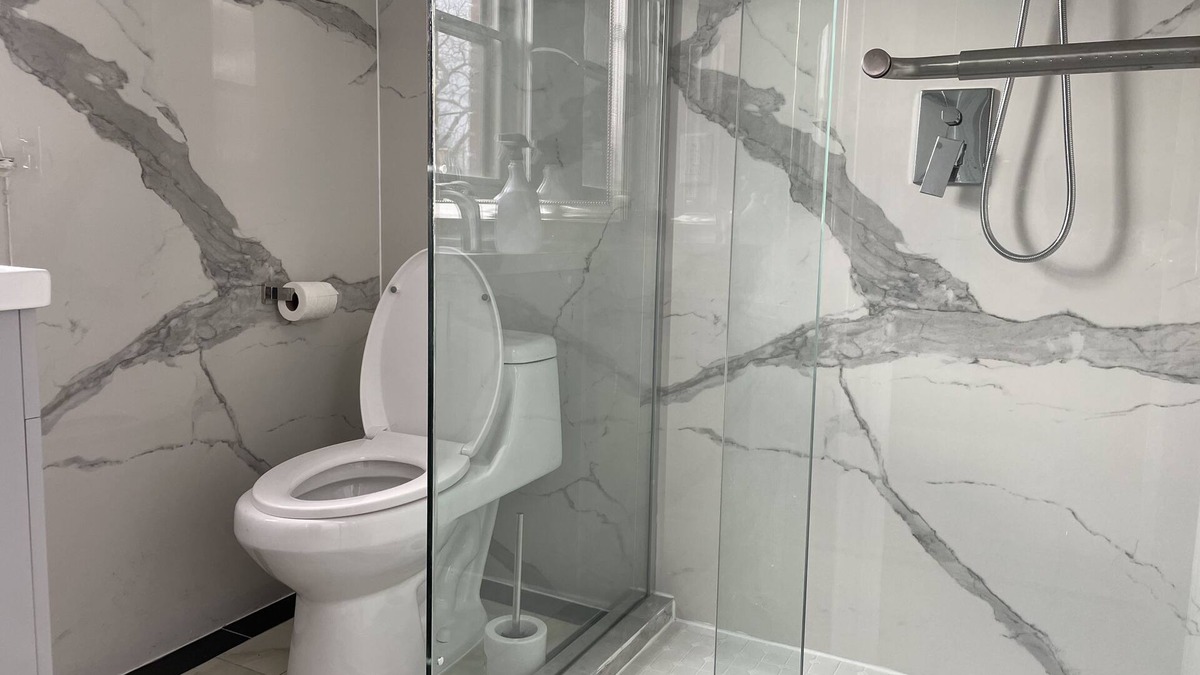 Port Credit Apartment | Bright & refreshing Port Credit apartment - 4 mins to the lake!