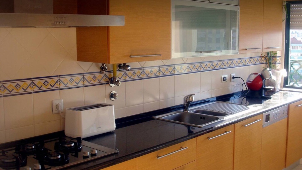 Povoa de Santa Iria Apartment | Bright, Relaxing Retreat 15 min From Lisbon & Airport - Perfect for Long Stays!