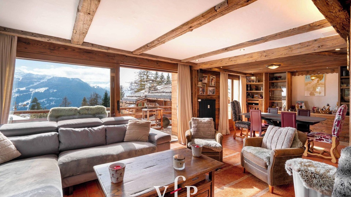 Verbier Ski Chalet | Bright renovated half-chalet – Brunet district, VerbierThis charming renovated half-chalet, located