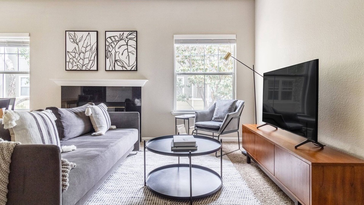 Santa Clara Apartment | Bright Santa Clara 2BR w/W/D, Gym, Pool, walk to Safeway, by Blueground