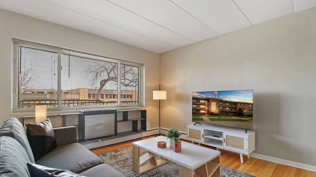 Arlington Heights Apartment | Bright & Serene 1BR Chicago Apt