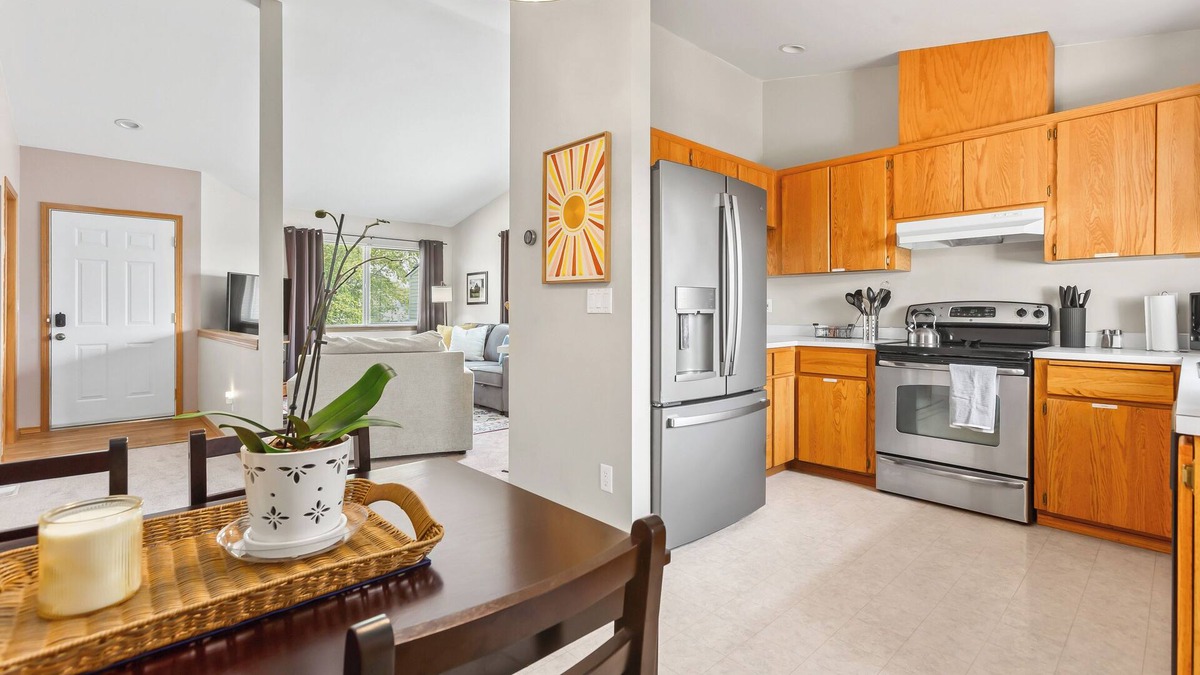 Pullman House | Bright, Single-level 2BR/2BA Townhome with Open Living Spaces and Relaxing Patio