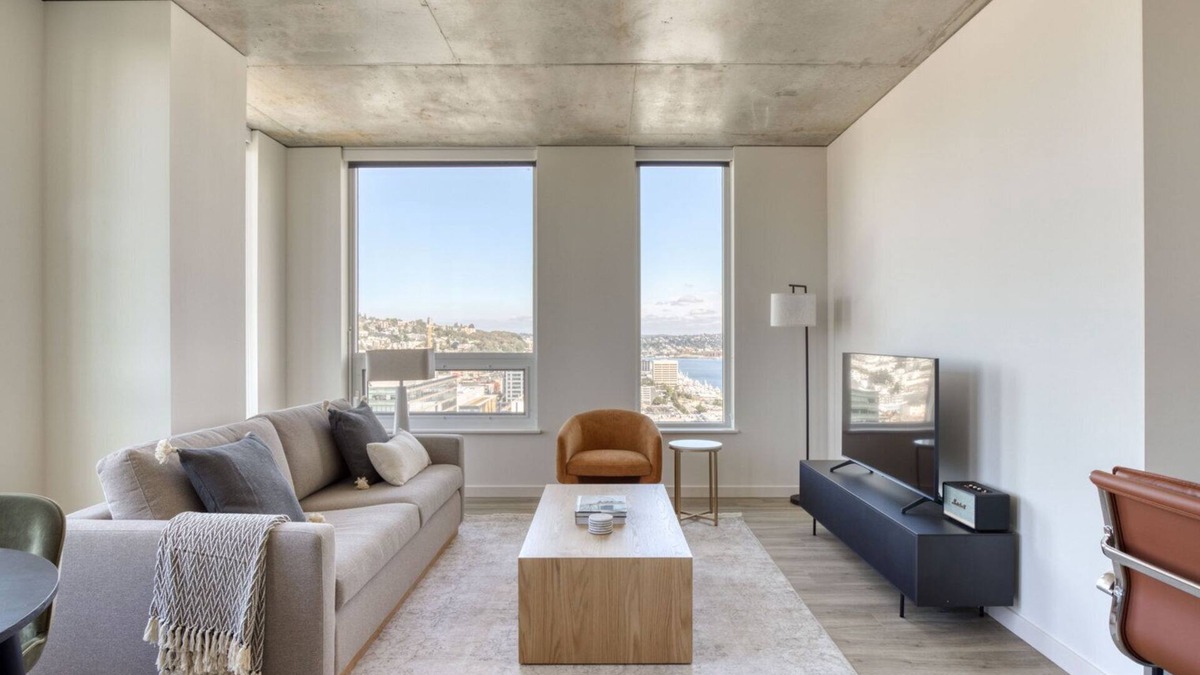 South Lake Union Apartment | Bright South Lake Union 2BR w/W/D & Roof, nr Lake Union, by Blueground