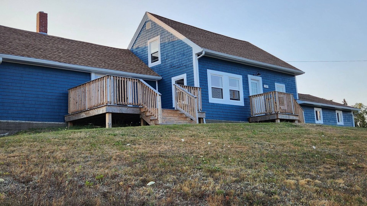 Church Point House | Bright, spacious Acadian Home with country views and in reach of Acadian Shores!