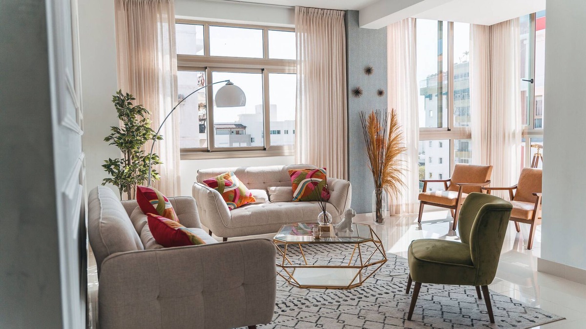 Bella Vista Apartment | Bright & Spacious Apt In City central Getaway
