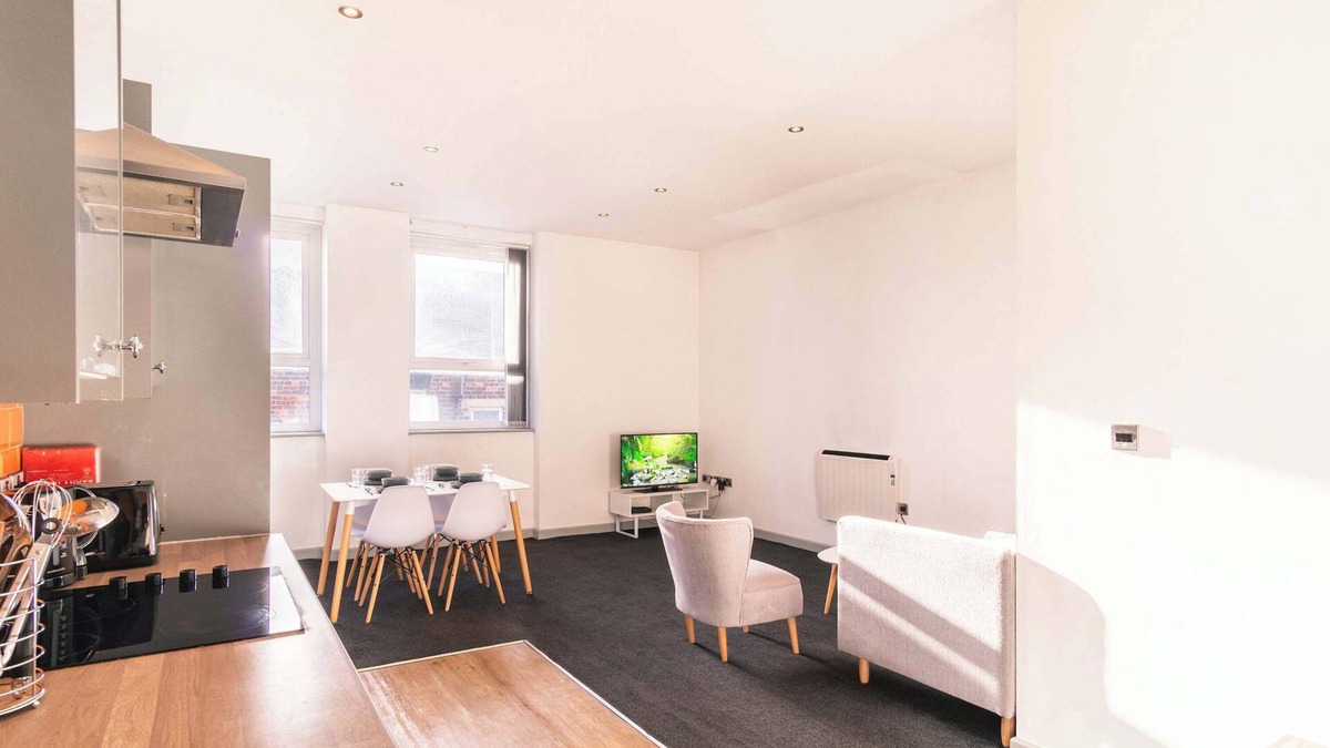 Blackburn Apartment | Bright & Spacious Central Blackburn 2 Bed Flat