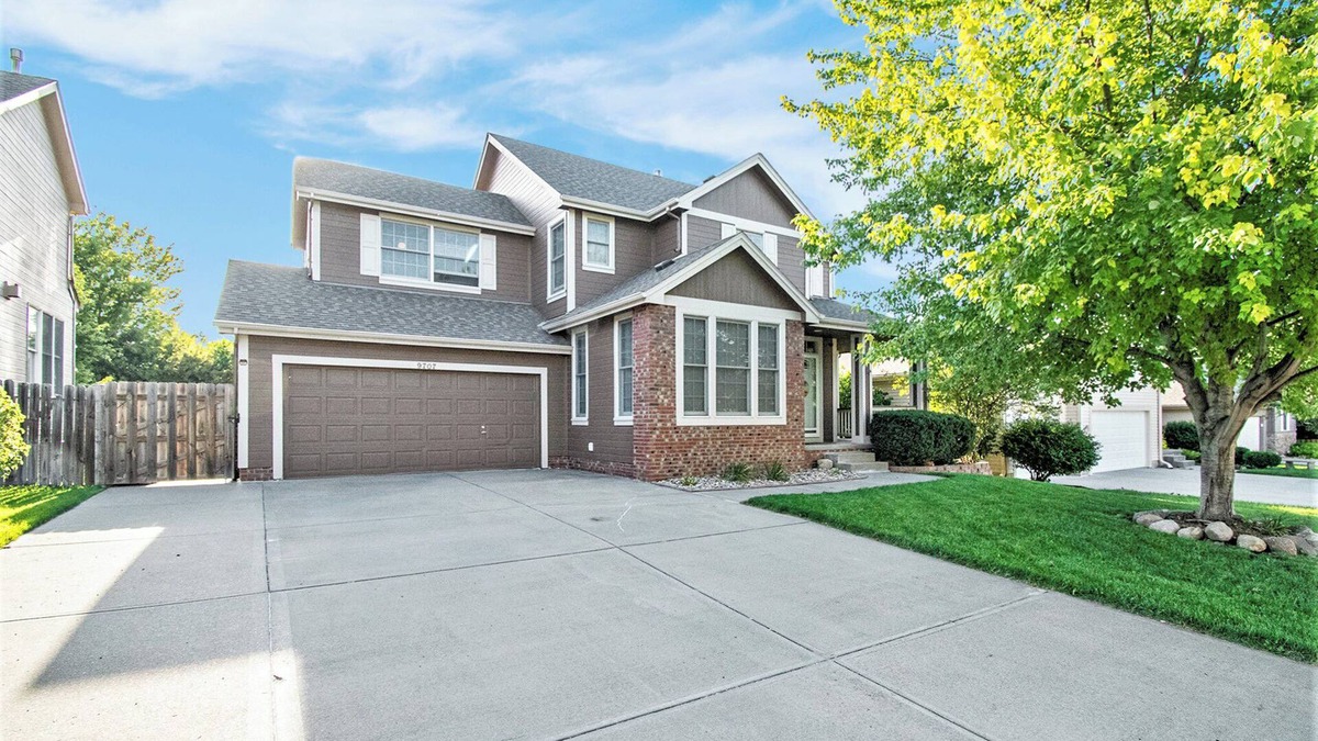 Bellevue House | Bright & Spacious Family Home