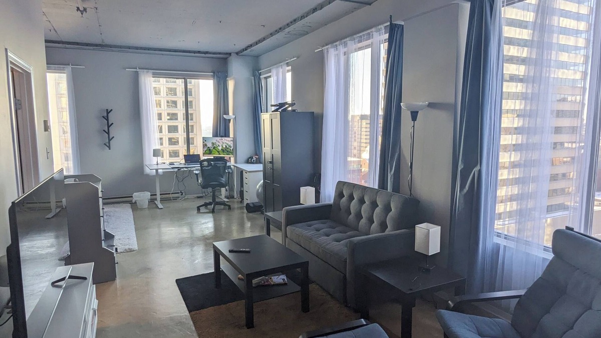 Downtown Edmonton Apartment | Bright spacious loft located near Ice and Arts district downtown Edmonton