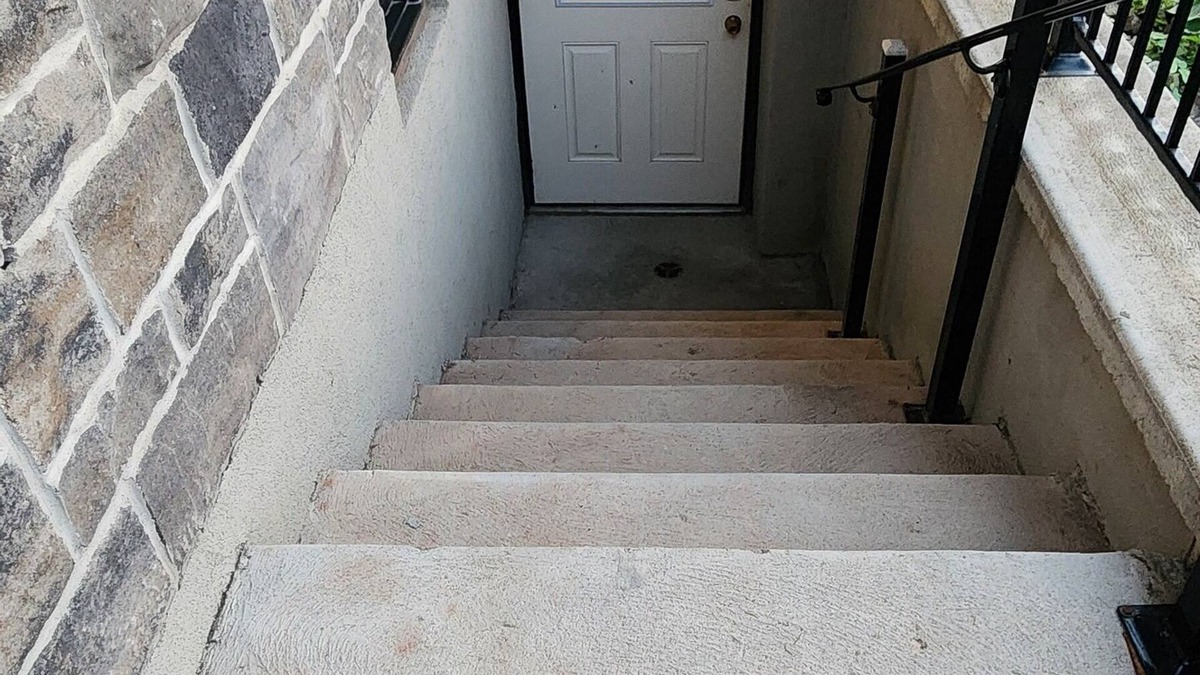Downsview Apartment | Bright Spacious Self contained 3 bedroom Basement apartment
