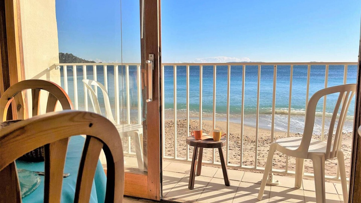 Cavaliere Beach Apartment | Bright studio for 4 near the beach with linen and Wifi options